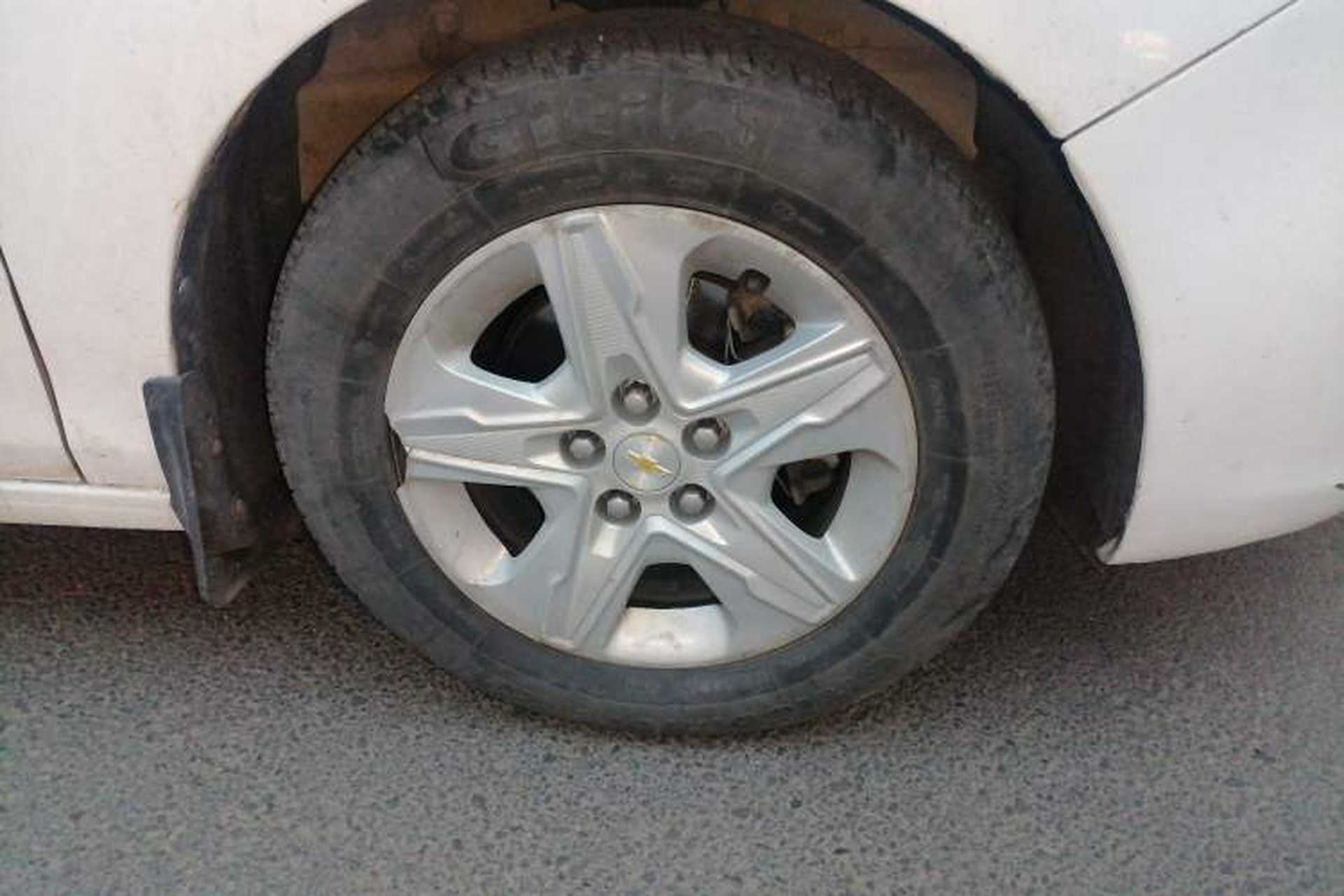 Used Chevrolet Cavalier 2016 1.5L Automatic Enjoyment Edition Right Front Wheel Hub