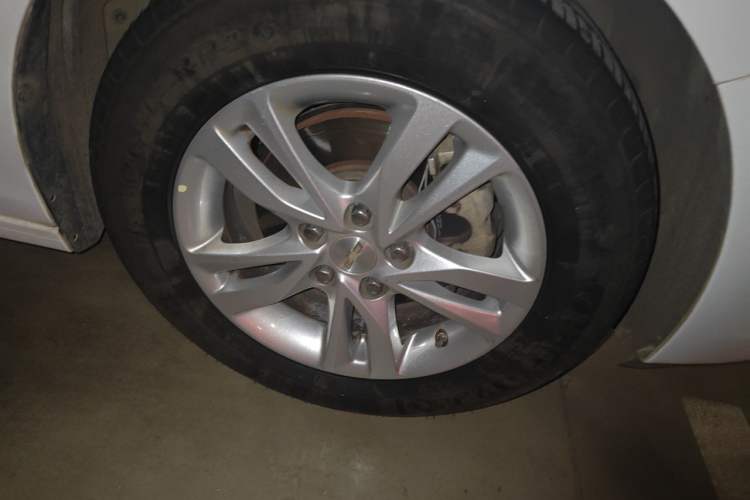Used Chevrolet Cavalier 2016 1.5L Manual Xinyue Edition Right Front Wheel Hub