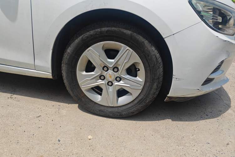 Used Chevrolet Cavalier 2016 1.5L Automatic Enjoyment Edition Right Front Wheel Hub