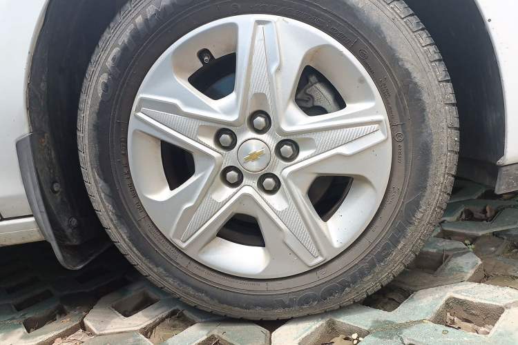 Used Chevrolet Cavalier 2016 1.5L Automatic Enjoyment Edition Right Front Wheel Hub