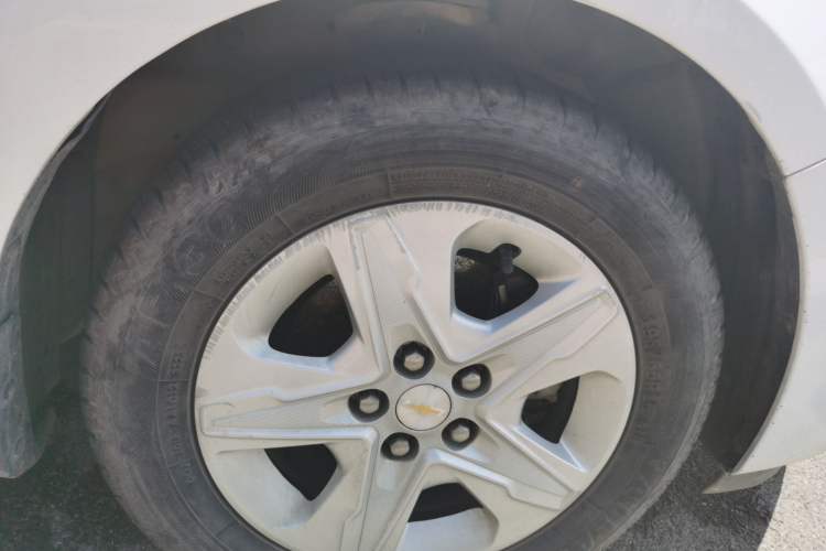 Used Chevrolet Cavalier 2016 1.5L Automatic Enjoyment Edition Right Front Wheel Hub