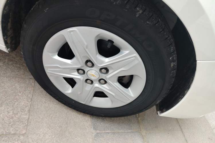Used Chevrolet Cavalier 2016 1.5L Manual Enjoyment Edition Right Front Wheel Hub