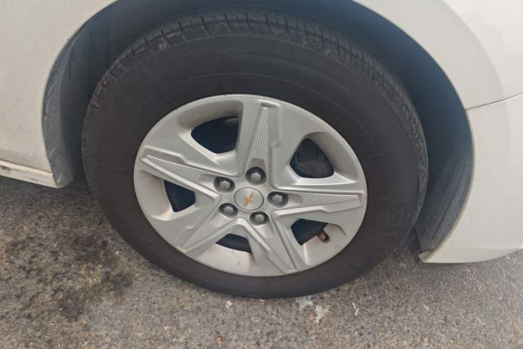 Used Chevrolet Cavalier 2016 1.5L Manual Enjoyment Edition Right Front Wheel Hub