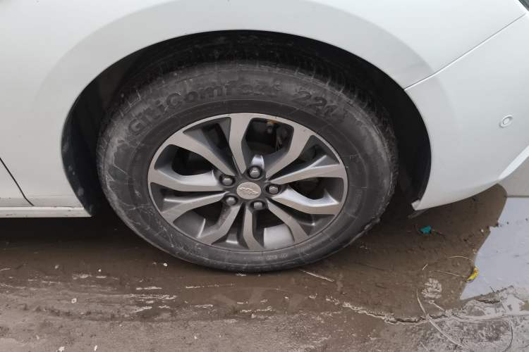 Used Chevrolet Cavalier 2016 1.5L Automatic Enjoyment Edition Right Front Wheel Hub
