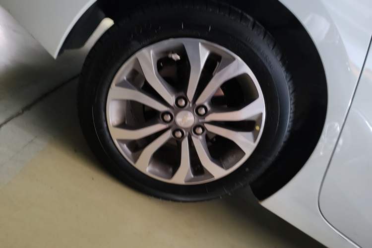 Used Chevrolet Cavalier 2016 1.5L Automatic Xinsong Edition Right Rear Wheel Hub