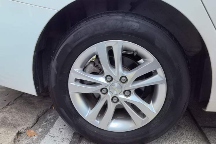 Used Chevrolet Cavalier 2016 1.5L Manual Xinyue Edition Right Rear Wheel Hub