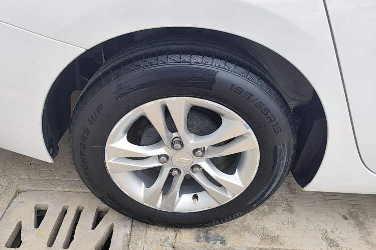 Used Chevrolet Cavalier 2016 1.5L Automatic Enjoyment Edition Right Rear Wheel Hub