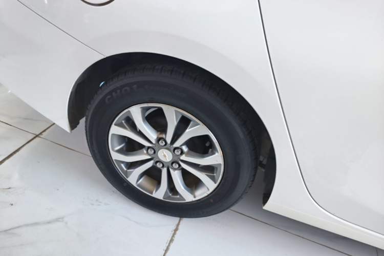 Used Chevrolet Cavalier 2016 1.5L Automatic Enjoyment Edition Right Rear Wheel Hub