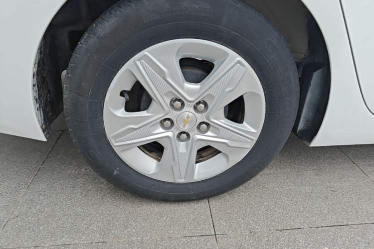 Used Chevrolet Cavalier 2016 1.5L Automatic Enjoyment Edition Right Rear Wheel Hub