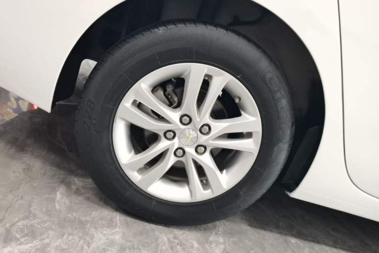 Used Chevrolet Cavalier 2016 1.5L Automatic Xinyue Edition Right Rear Wheel Hub