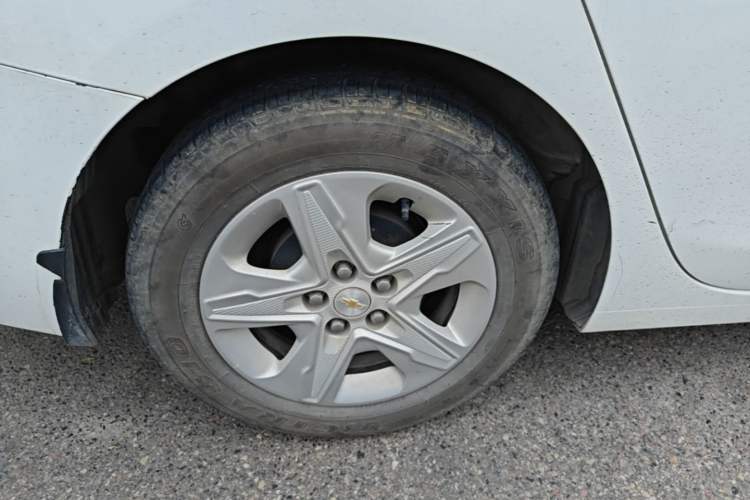 Used Chevrolet Cavalier 2016 1.5L Automatic Enjoyment Edition Right Rear Wheel Hub