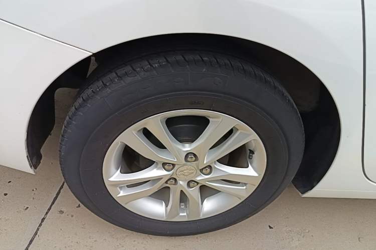 Used Chevrolet Cavalier 2016 1.5L Automatic Enjoyment Edition Right Rear Wheel Hub