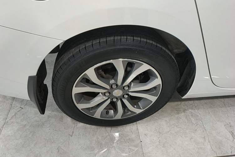 Used Chevrolet Cavalier 2016 1.5L Automatic Xinsong Edition Right Rear Wheel Hub