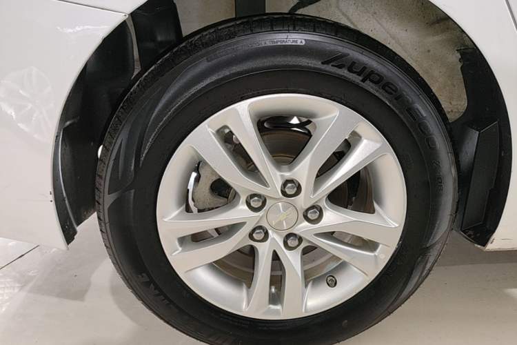 Used Chevrolet Cavalier 2016 1.5L Automatic Xinyue Edition Right Rear Wheel Hub