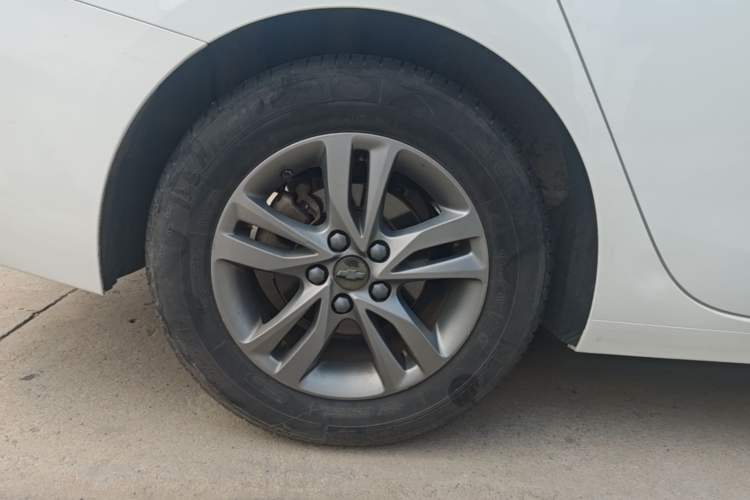 Used Chevrolet Cavalier 2016 1.5L Automatic Xinyue Edition Right Rear Wheel Hub