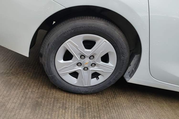 Used Chevrolet Cavalier 2016 1.5L Automatic Enjoyment Edition Right Rear Wheel Hub