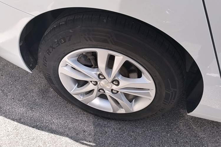 Used Chevrolet Cavalier 2016 1.5L Automatic Xinyue Edition Right Rear Wheel Hub