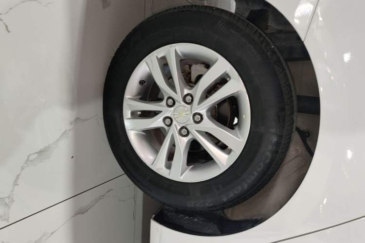 Used Chevrolet Cavalier 2016 1.5L Automatic Xinyue Edition Right Rear Wheel Hub