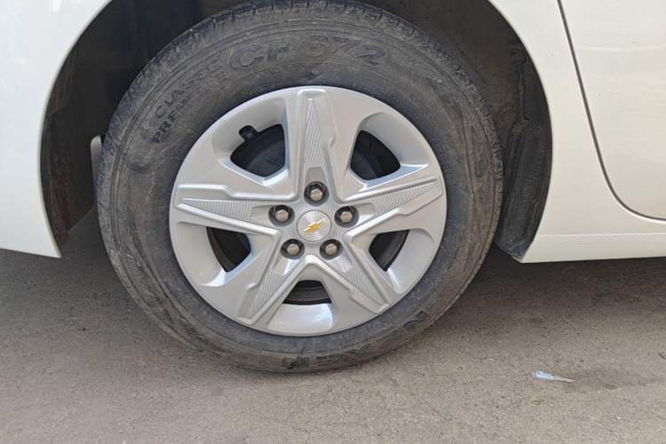 Used Chevrolet Cavalier 2016 1.5L Automatic Enjoyment Edition Right Rear Wheel Hub