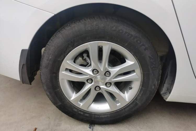 Used Chevrolet Cavalier 2016 1.5L Automatic Xinyue Edition Right Rear Wheel Hub