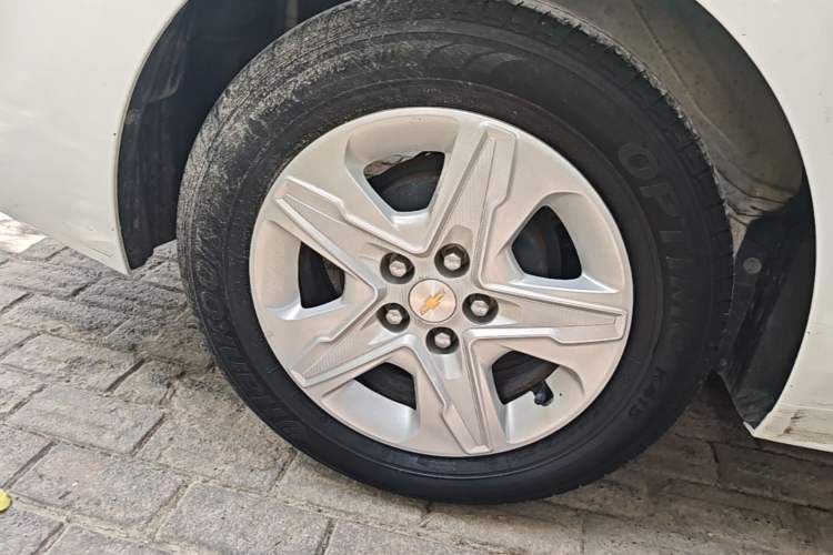 Used Chevrolet Cavalier 2016 1.5L Automatic Enjoyment Edition Right Rear Wheel Hub
