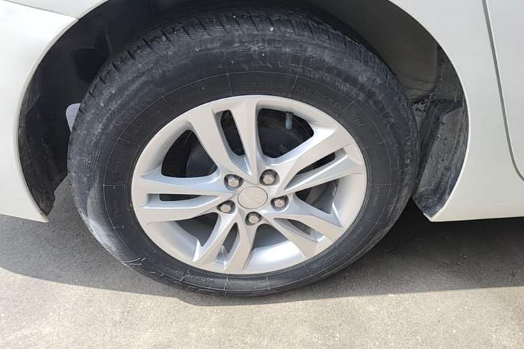 Used Chevrolet Cavalier 2016 1.5L Manual Enjoyment Edition Right Rear Wheel Hub