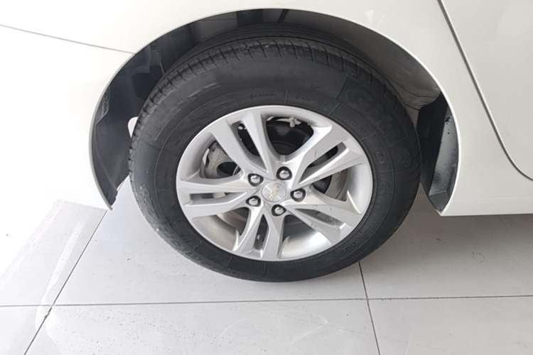 Used Chevrolet Cavalier 2016 1.5L Manual Xinyue Edition Right Rear Wheel Hub