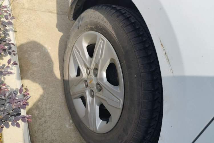 Used Chevrolet Cavalier 2016 1.5L Automatic Enjoyment Edition Right Rear Wheel Hub