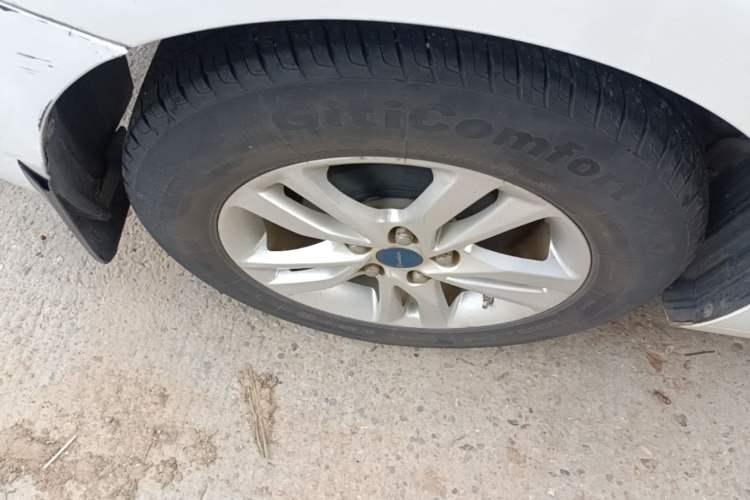 Used Chevrolet Cavalier 2016 1.5L Automatic Enjoyment Edition Right Rear Wheel Hub