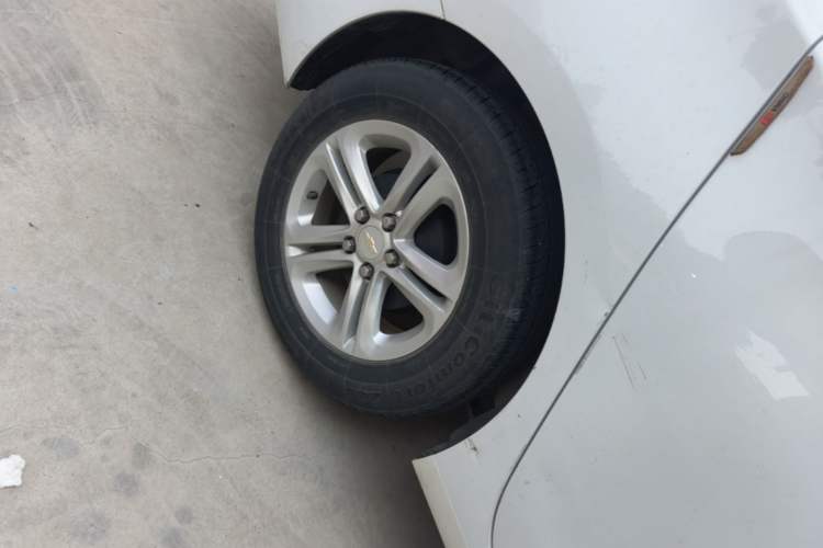 Used Chevrolet Cavalier 2016 1.5L Automatic Enjoyment Edition Right Rear Wheel Hub