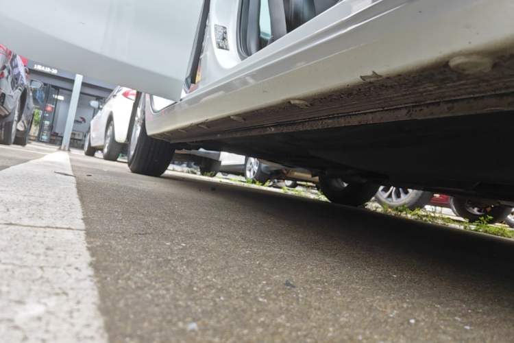 Used Chevrolet Cavalier 2016 1.5L Automatic Xinyue Edition Right Side Sill