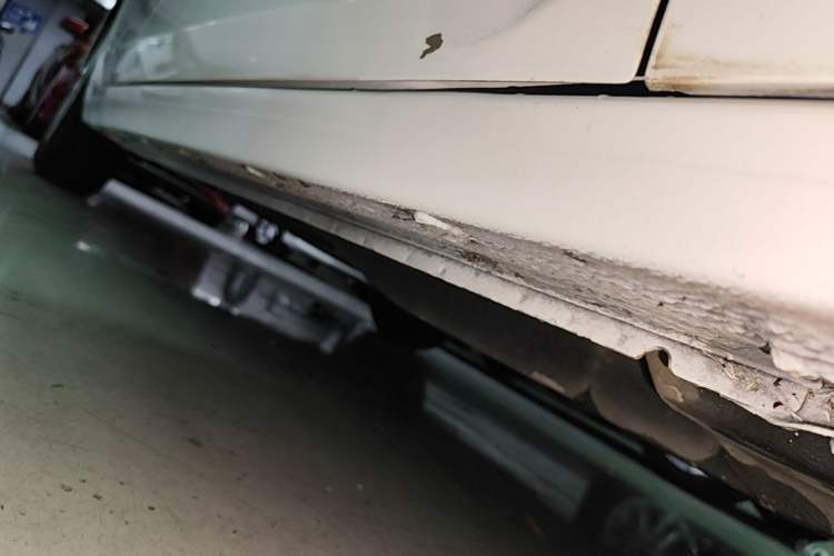 Used Chevrolet Cavalier 2016 1.5L Automatic Enjoyment Edition Right Side Sill