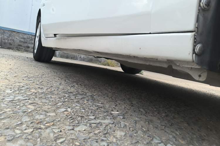 Used Chevrolet Cavalier 2016 1.5L Manual Xinyue Edition Right Side Sill