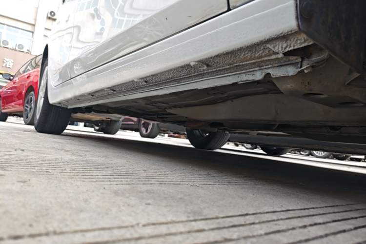 Used Chevrolet Cavalier 2016 1.5L Manual Enjoyment Edition Right Side Sill
