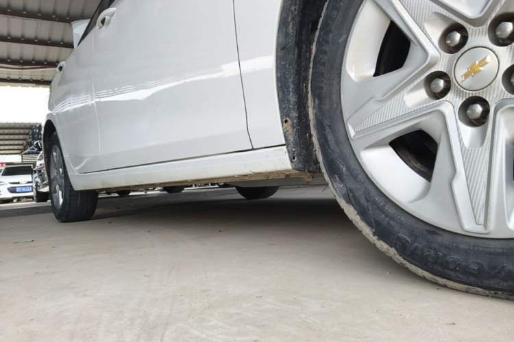 Used Chevrolet Cavalier 2016 1.5L Manual Enjoyment Edition Right Side Sill