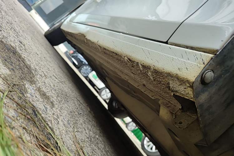 Used Chevrolet Cavalier 2016 1.5L Automatic Enjoyment Edition Right Side Sill