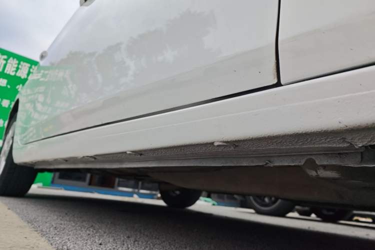 Used Chevrolet Cavalier 2016 1.5L Automatic Enjoyment Edition Right Side Sill