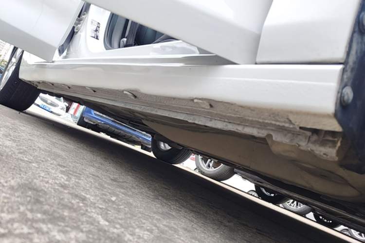 Used Chevrolet Cavalier 2016 1.5L Automatic Xinyue Edition Right Side Sill