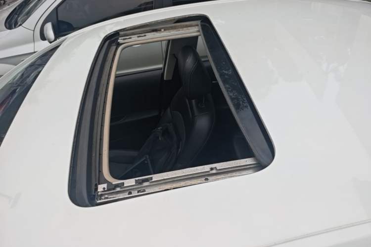 Used Chevrolet Cavalier 2016 1.5L Manual Xinyue Edition Roof