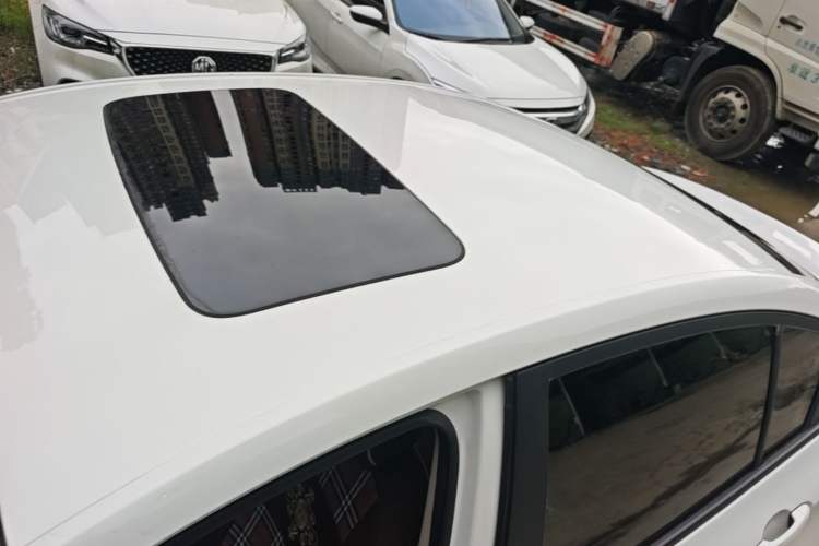 Used Chevrolet Cavalier 2016 1.5L Automatic Xinyue Edition Roof