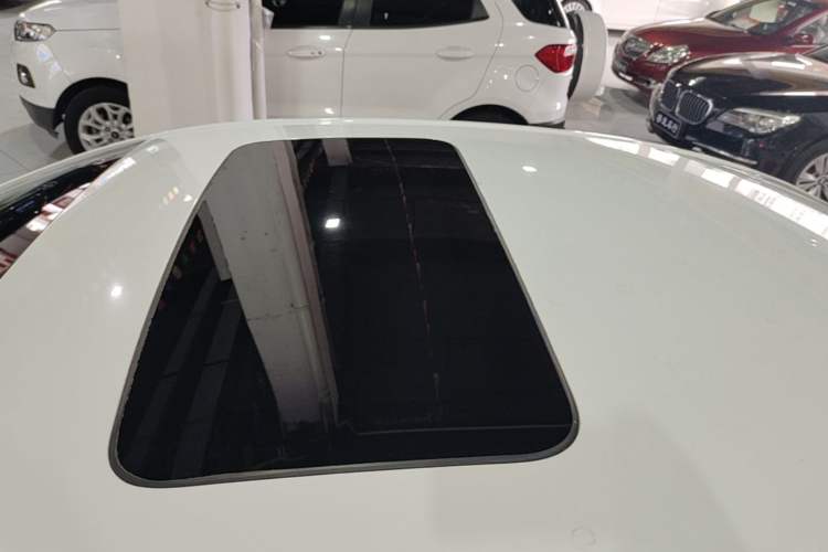 Used Chevrolet Cavalier 2016 1.5L Automatic Xinyue Edition Roof