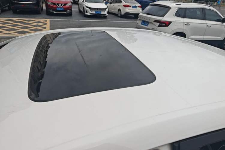 Used Chevrolet Cavalier 2016 1.5L Automatic Xinyue Edition Roof