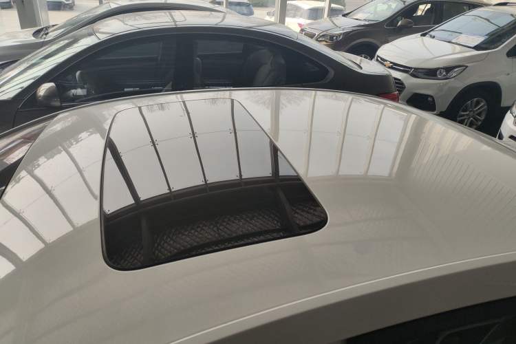 Used Chevrolet Cavalier 2016 1.5L Automatic Xinyue Edition Roof