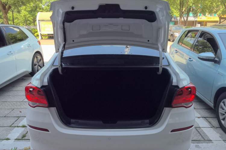 Used Chevrolet Cavalier 2016 1.5L Manual Xinyue Edition Trunk