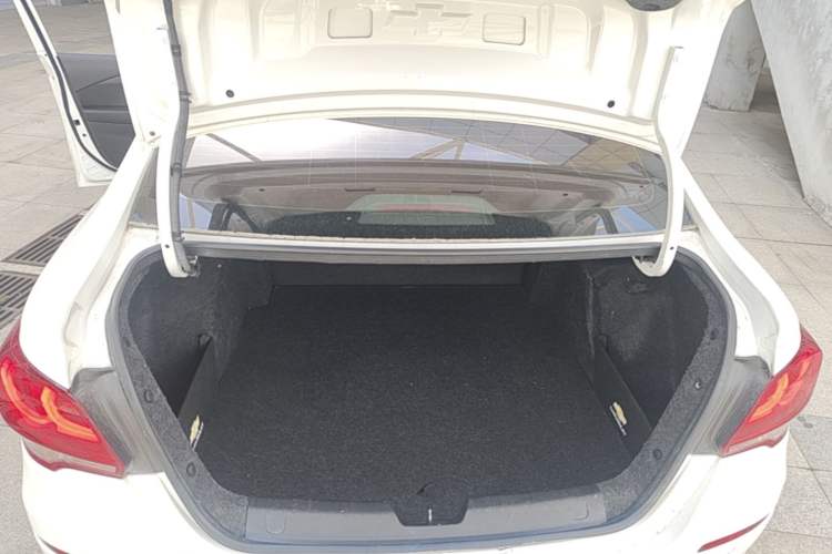 Used Chevrolet Cavalier 2016 1.5L Manual Xinyue Edition Trunk