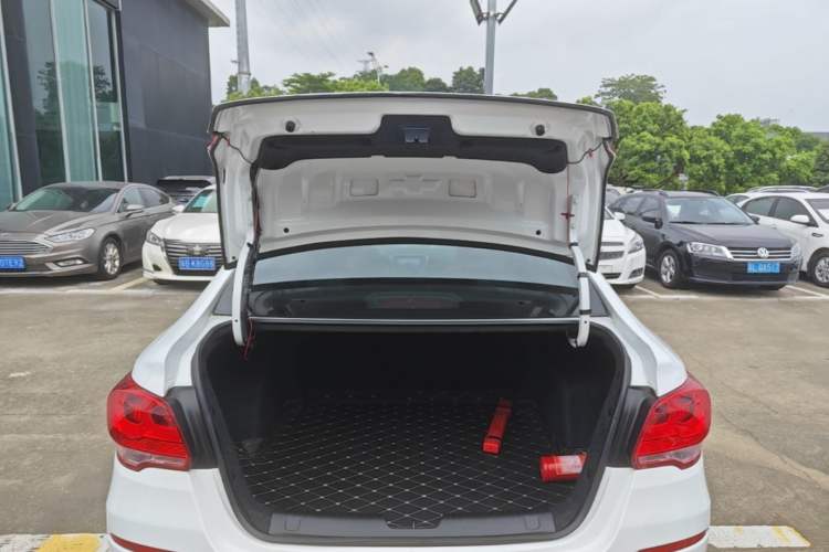 Used Chevrolet Cavalier 2016 1.5L Automatic Xinyue Edition Trunk