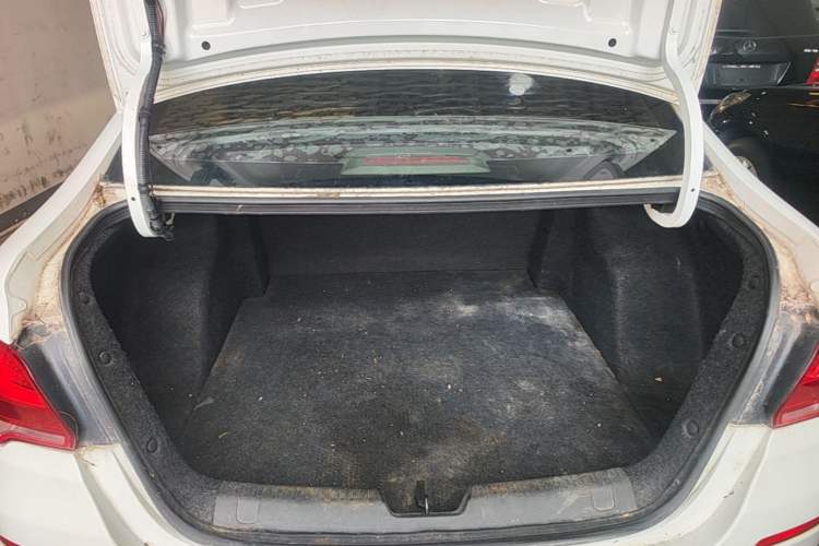 Used Chevrolet Cavalier 2016 1.5L Automatic Xinyue Edition Trunk
