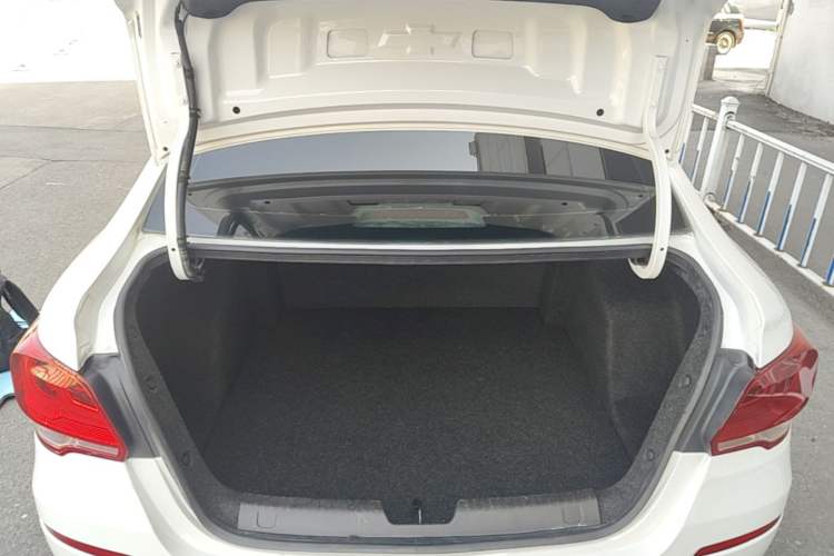 Used Chevrolet Cavalier 2016 1.5L Automatic Xinyue Edition Trunk