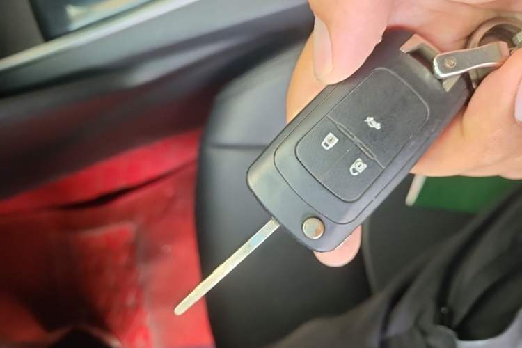 Used Chevrolet Cavalier 2016 1.5L Automatic Enjoyment Edition Vehicle Key