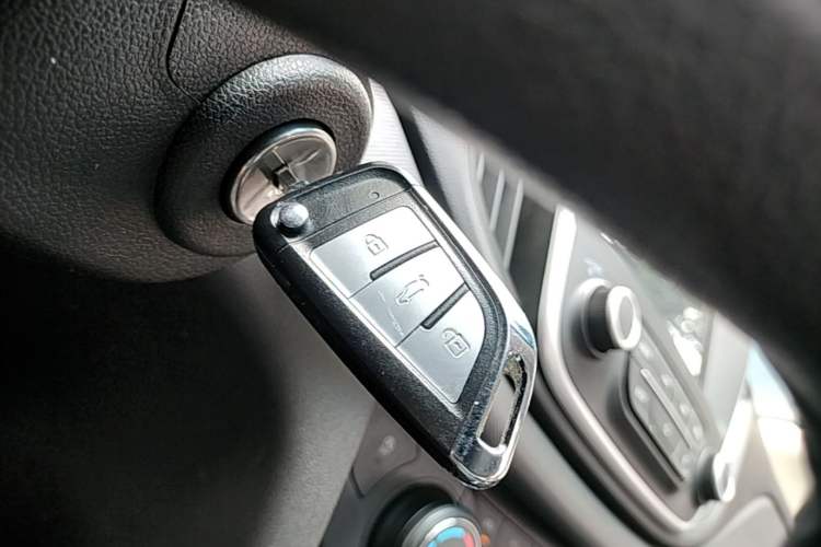 Used Chevrolet Cavalier 2016 1.5L Manual Xinyue Edition Vehicle Key